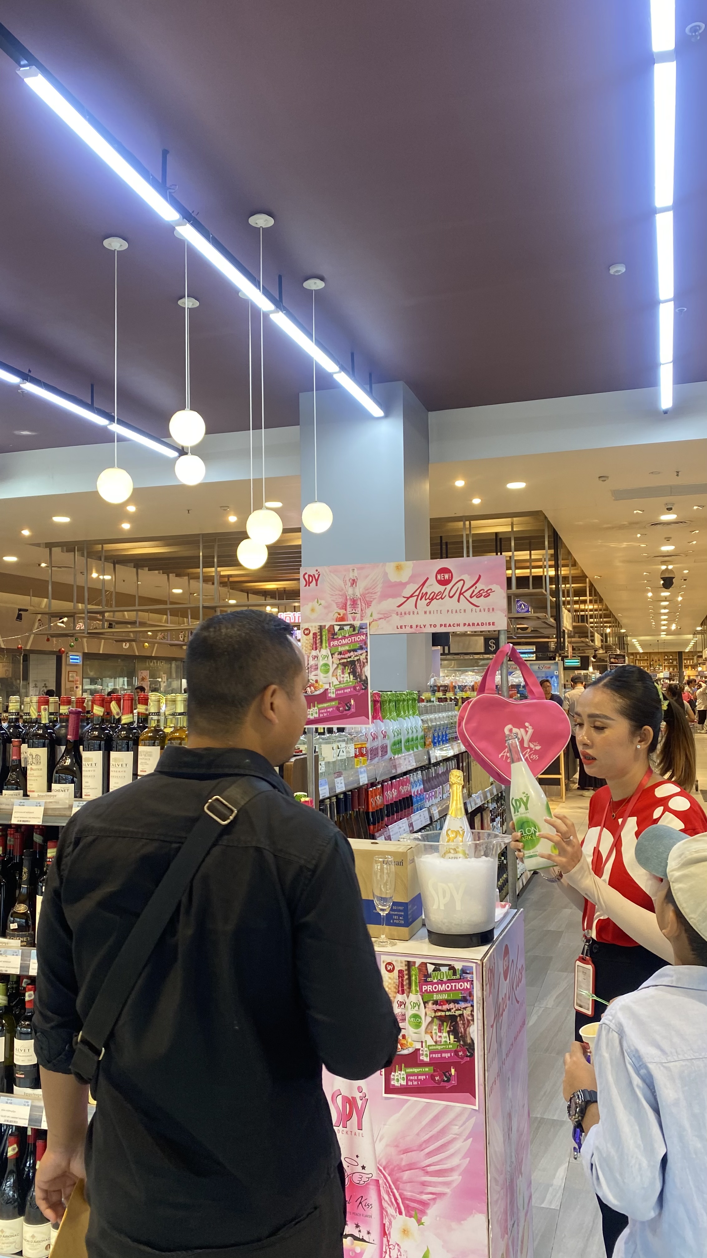 SPY Sparkle Fruit Revolutionizing FMCG Distribution with Da Houg Heng 25th December at Makro Cambodia - Image 3